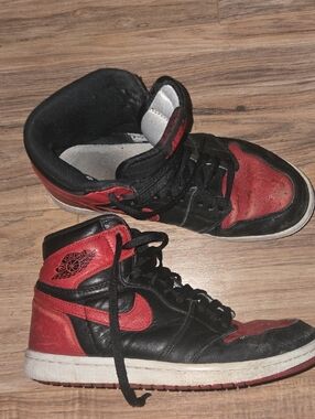 Jordan Men's Black and Red High-Top Sneakers